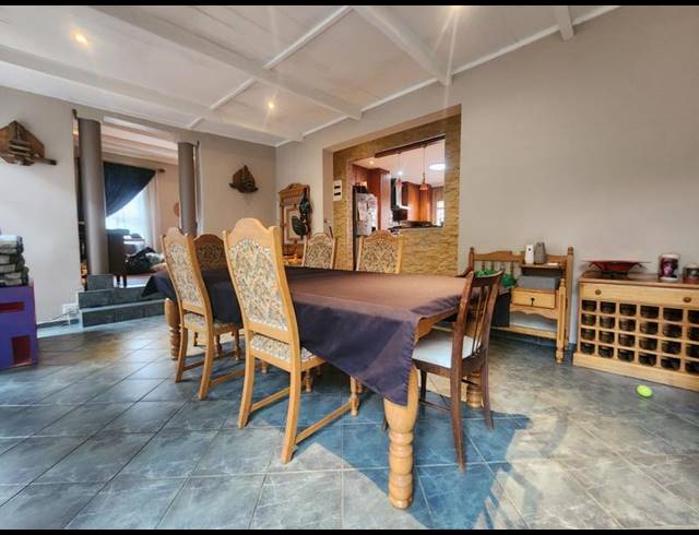 3 BEDROOM HOUSE FOR SALE IN BRACKENHURST